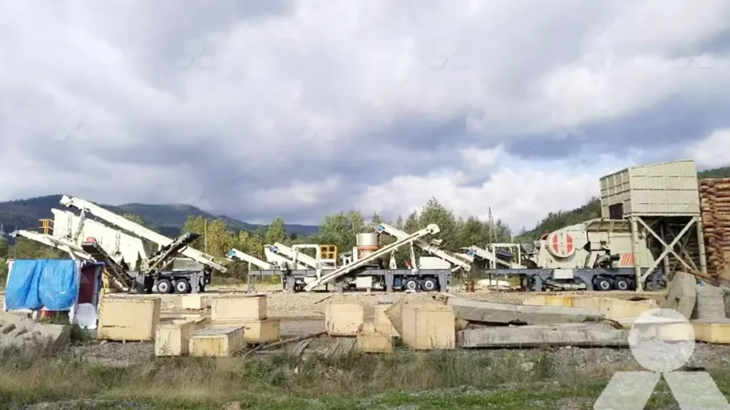 Tire-type primary mobile jaw crusher side view
